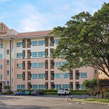 C-House & Residence Hotel Amata City Pluak Daeng Zewnętrze zdjęcie