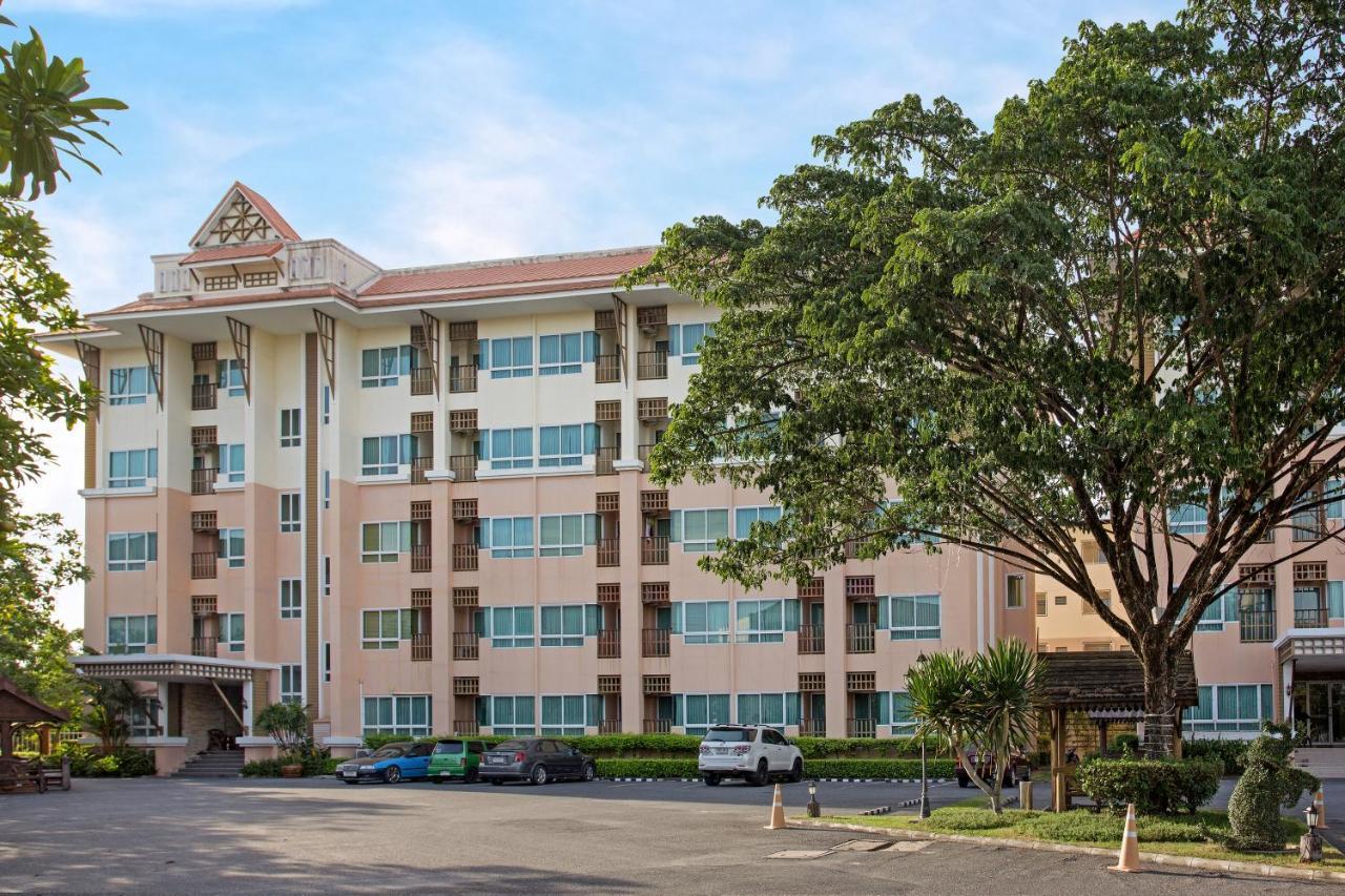 C-House & Residence Hotel Amata City Pluak Daeng Zewnętrze zdjęcie